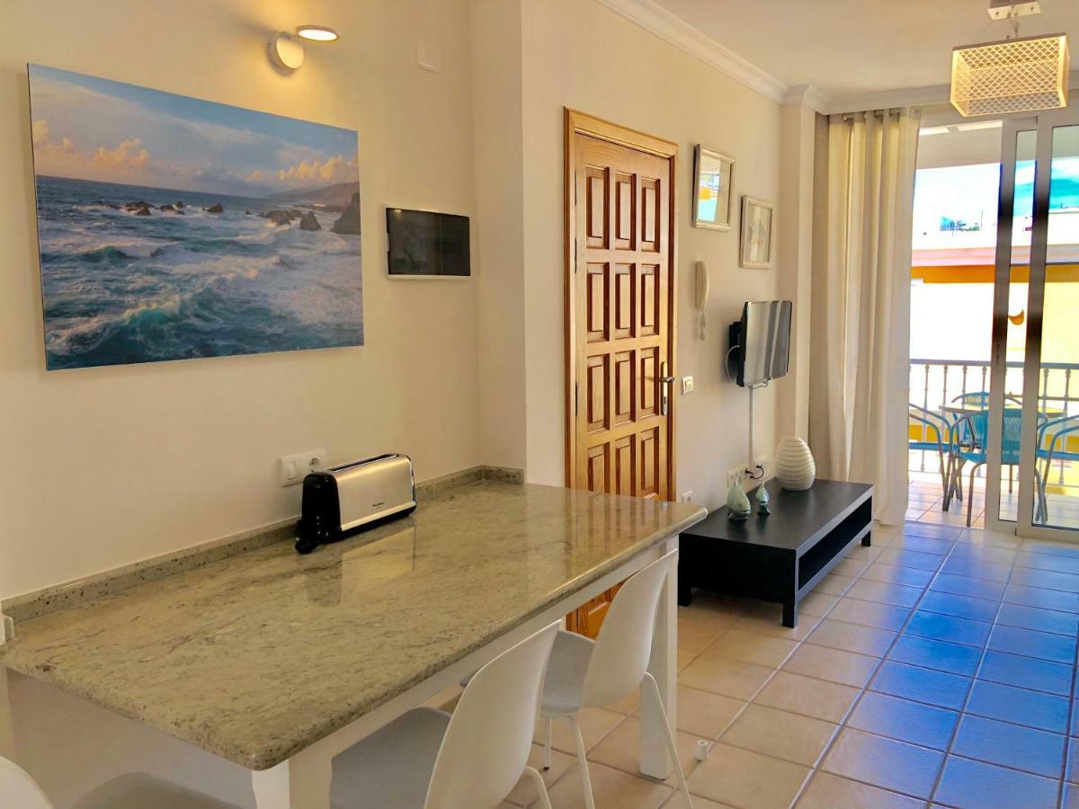 Apartamentos El Faro Puerto De Naos Exterior foto