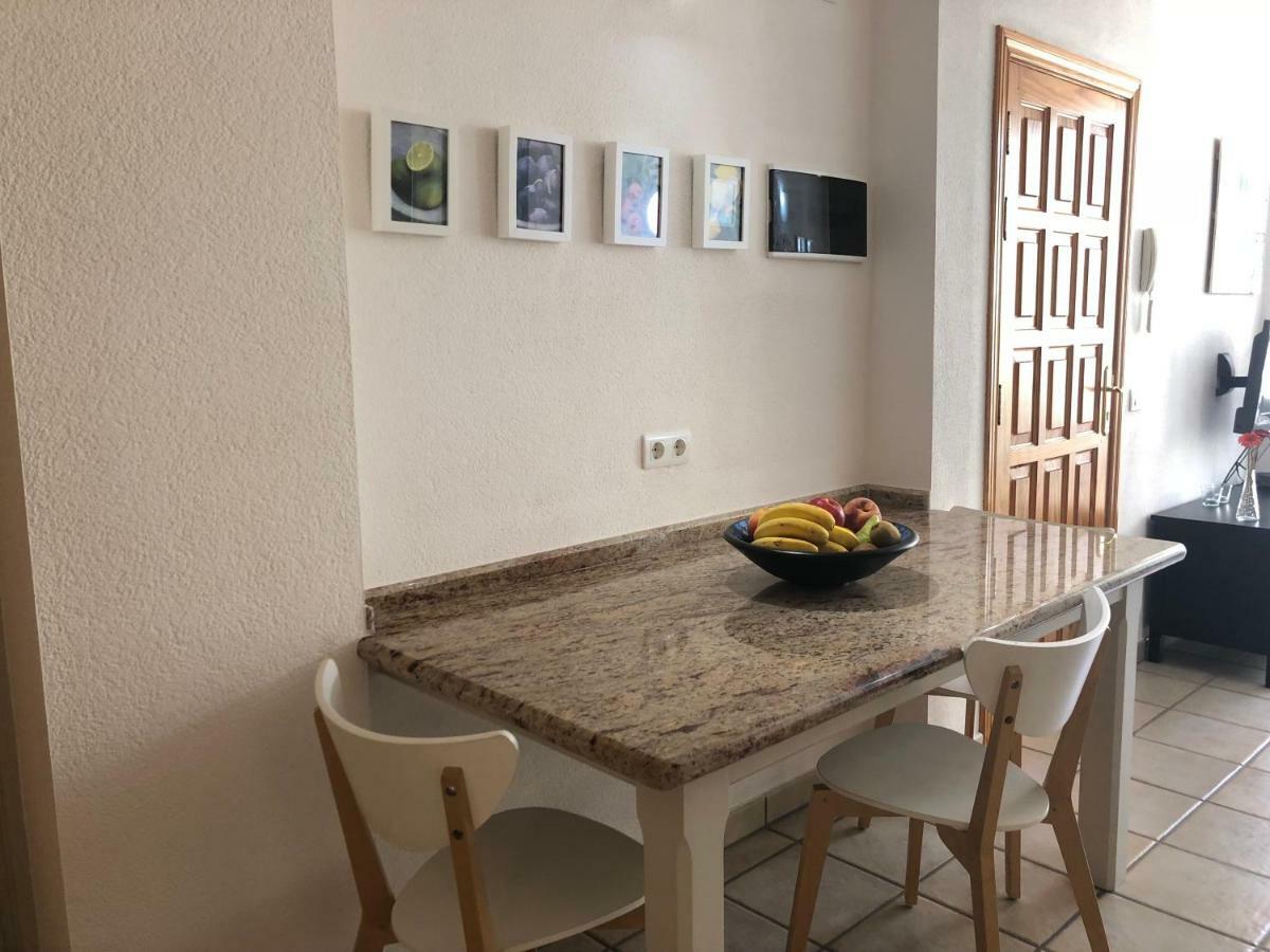 Apartamentos El Faro Puerto De Naos Exterior foto